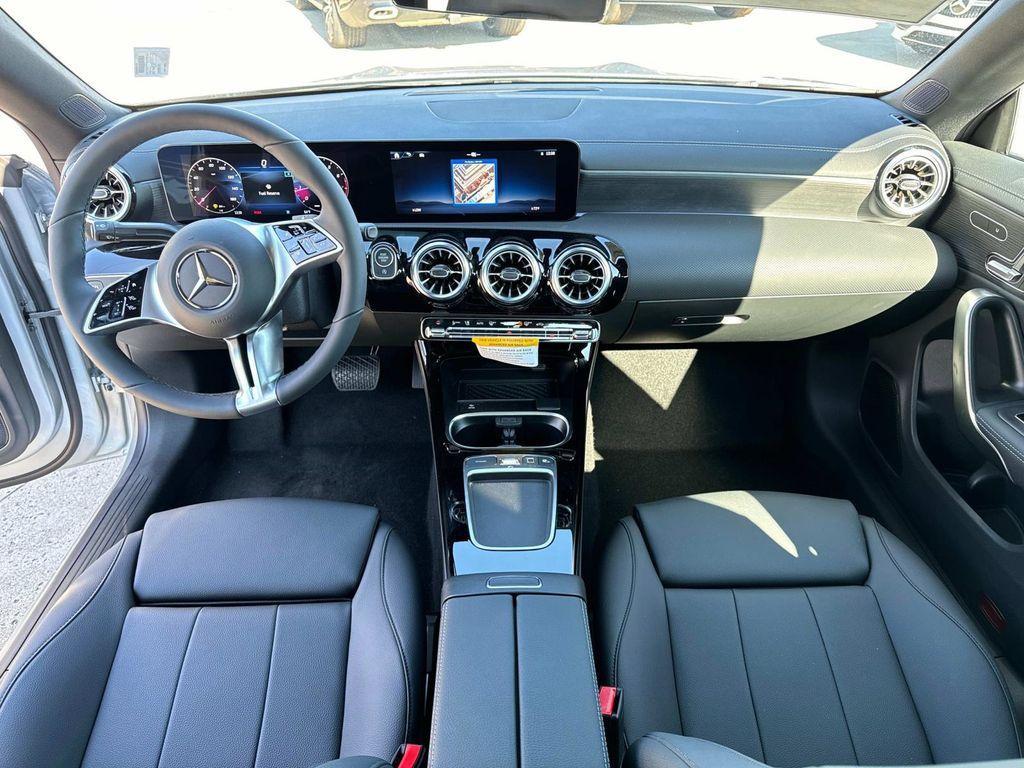 new 2025 Mercedes-Benz CLA 250 car