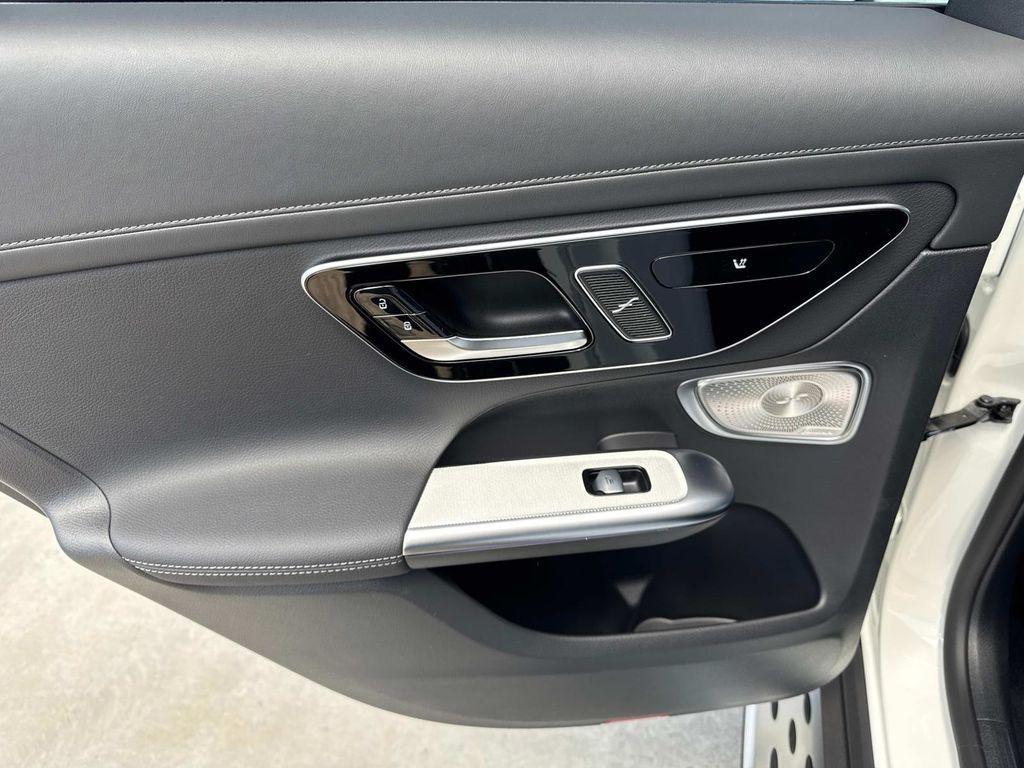 new 2025 Mercedes-Benz GLC 300 car, priced at $71,645