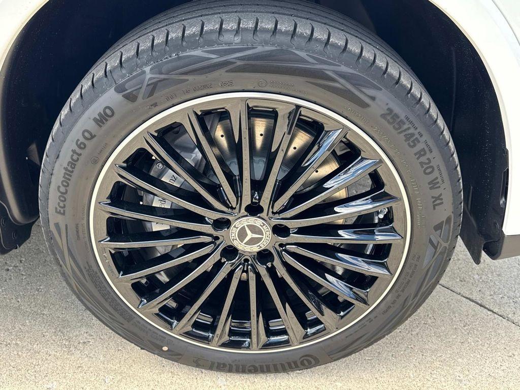 new 2025 Mercedes-Benz GLC 300 car, priced at $71,645