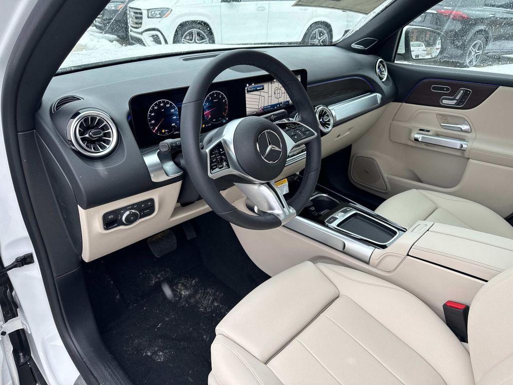 new 2025 Mercedes-Benz GLB 250 car, priced at $54,310