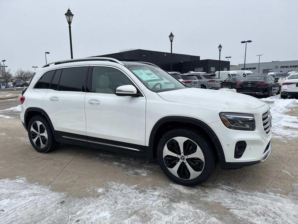 new 2025 Mercedes-Benz GLB 250 car, priced at $54,310