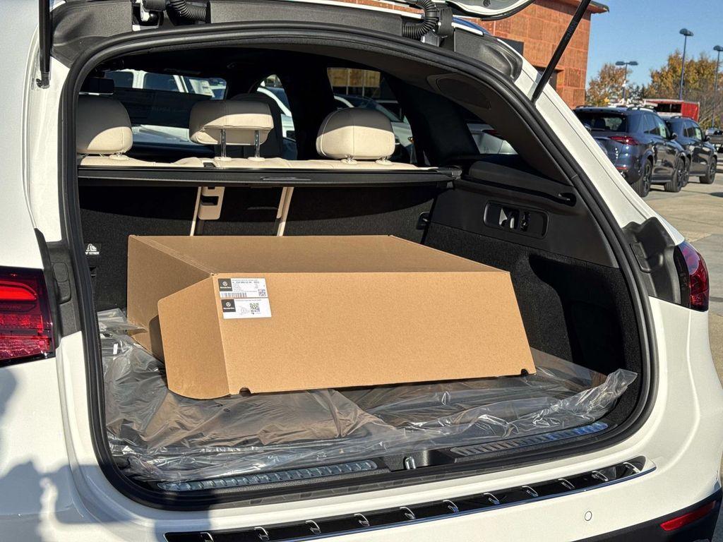 new 2026 Mercedes-Benz GLC 300 car, priced at $58,925