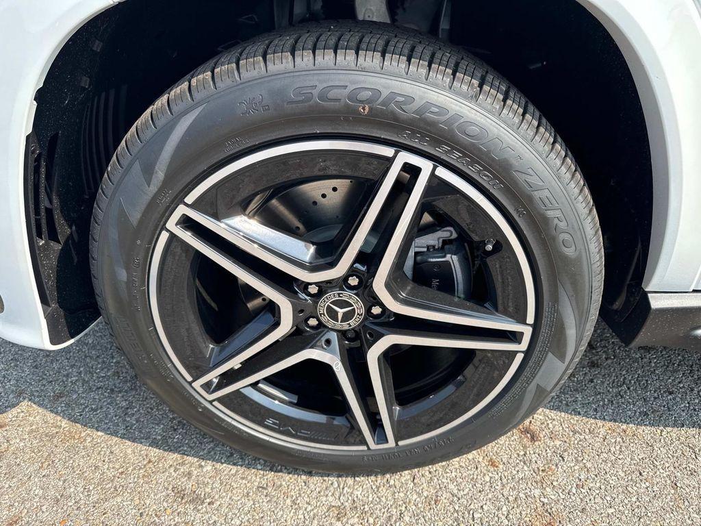 new 2025 Mercedes-Benz GLS 450 car, priced at $110,120