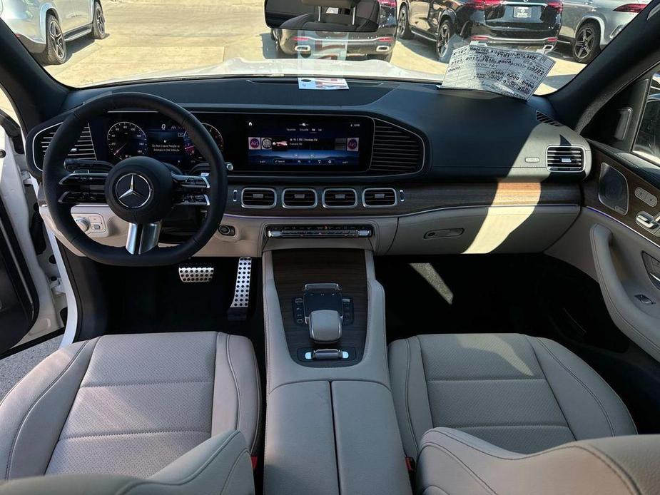 new 2025 Mercedes-Benz GLS 450 car