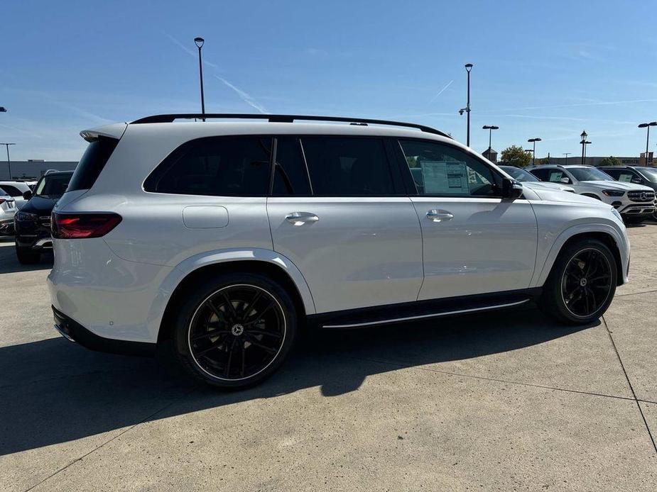 new 2025 Mercedes-Benz GLS 450 car