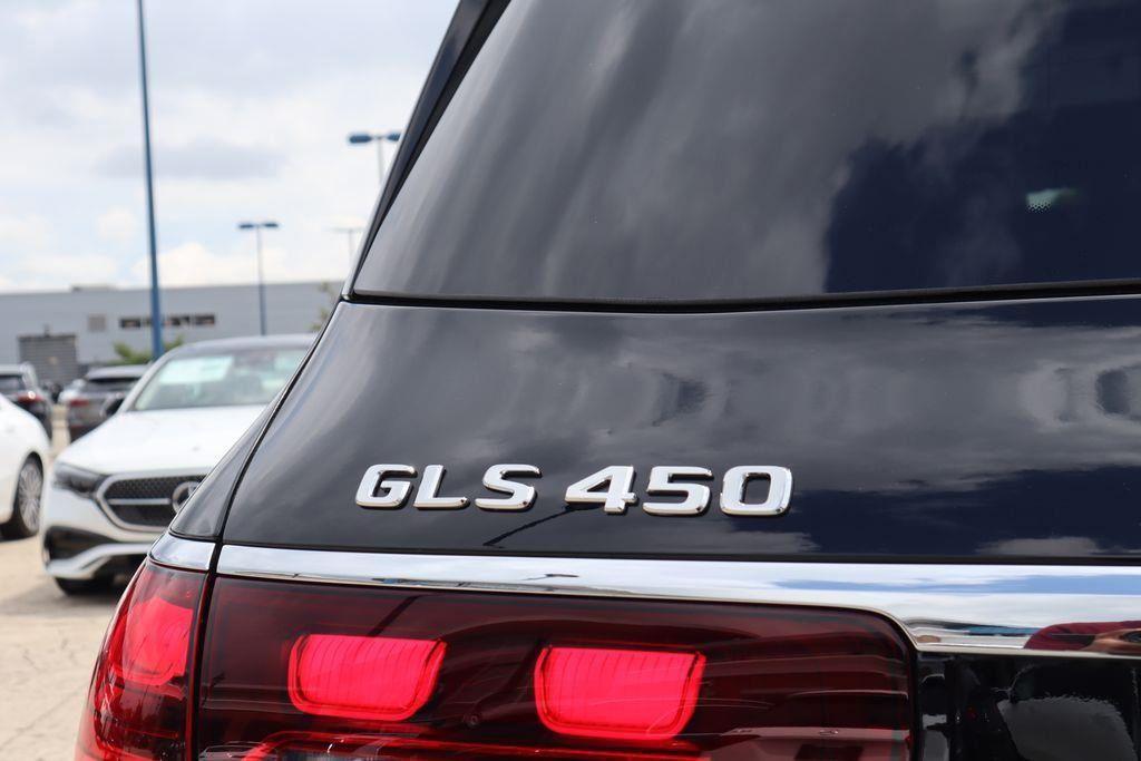 new 2024 Mercedes-Benz GLS 450 car