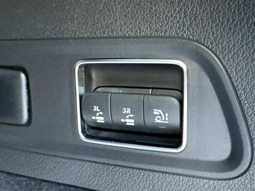 new 2026 Mercedes-Benz GLS 450 car, priced at $104,910