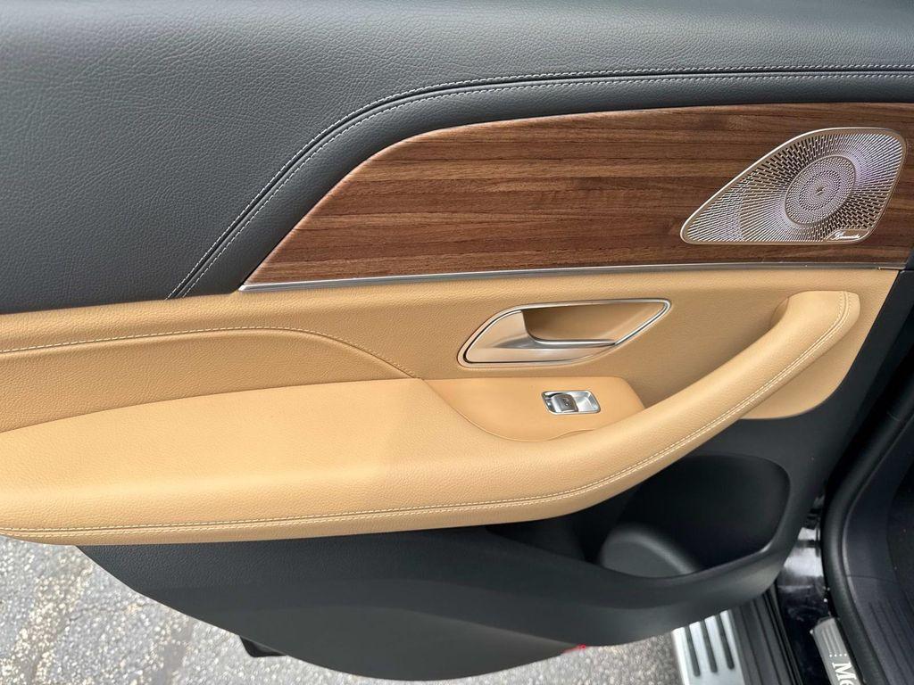 new 2025 Mercedes-Benz GLE 450 car, priced at $90,320