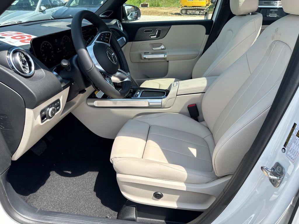 new 2025 Mercedes-Benz GLB 250 car, priced at $54,965