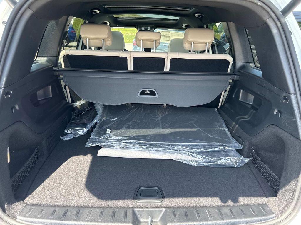 new 2025 Mercedes-Benz GLB 250 car, priced at $54,965