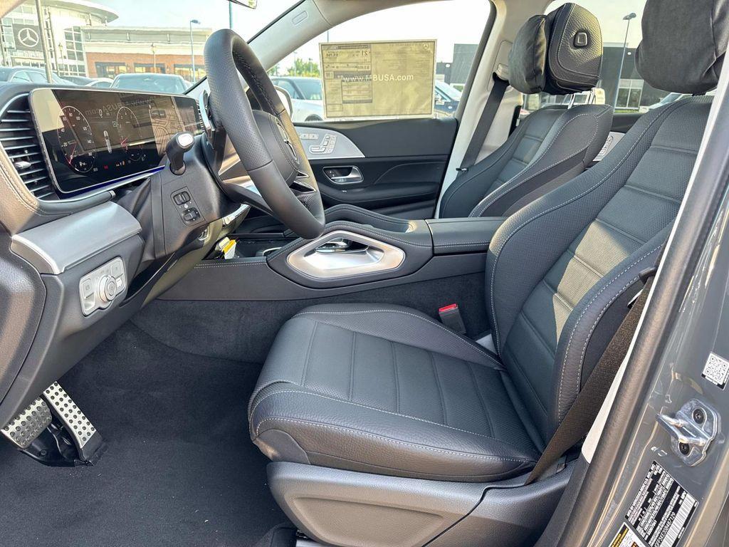 new 2025 Mercedes-Benz GLS 450 car, priced at $107,120
