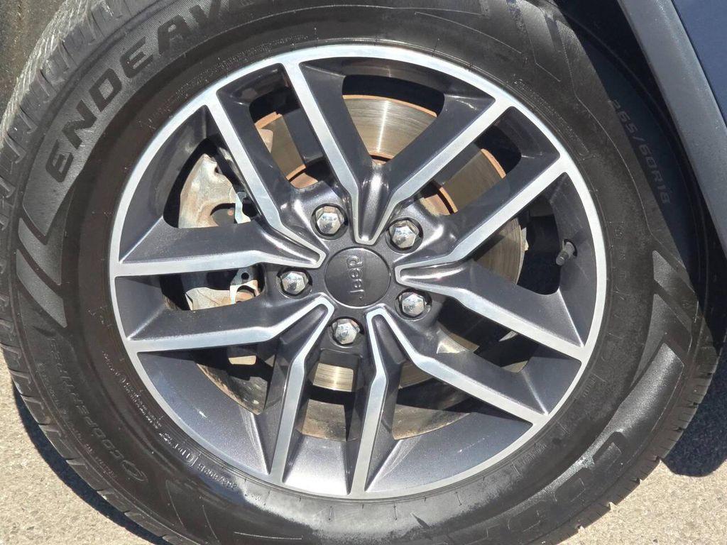 used 2020 Jeep Grand Cherokee car, priced at $15,000