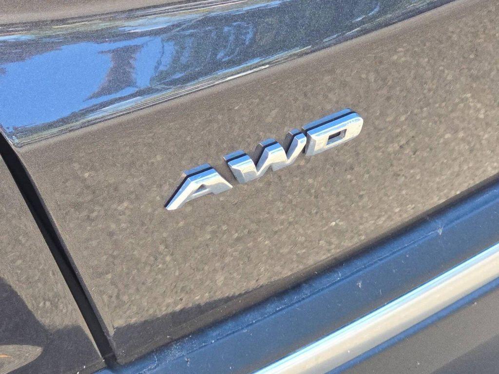 used 2017 Cadillac XT5 car, priced at $12,000