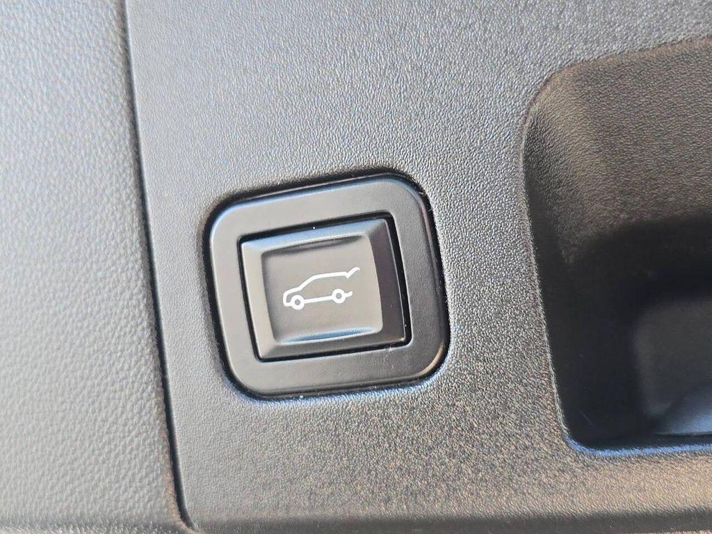 used 2017 Cadillac XT5 car, priced at $12,000