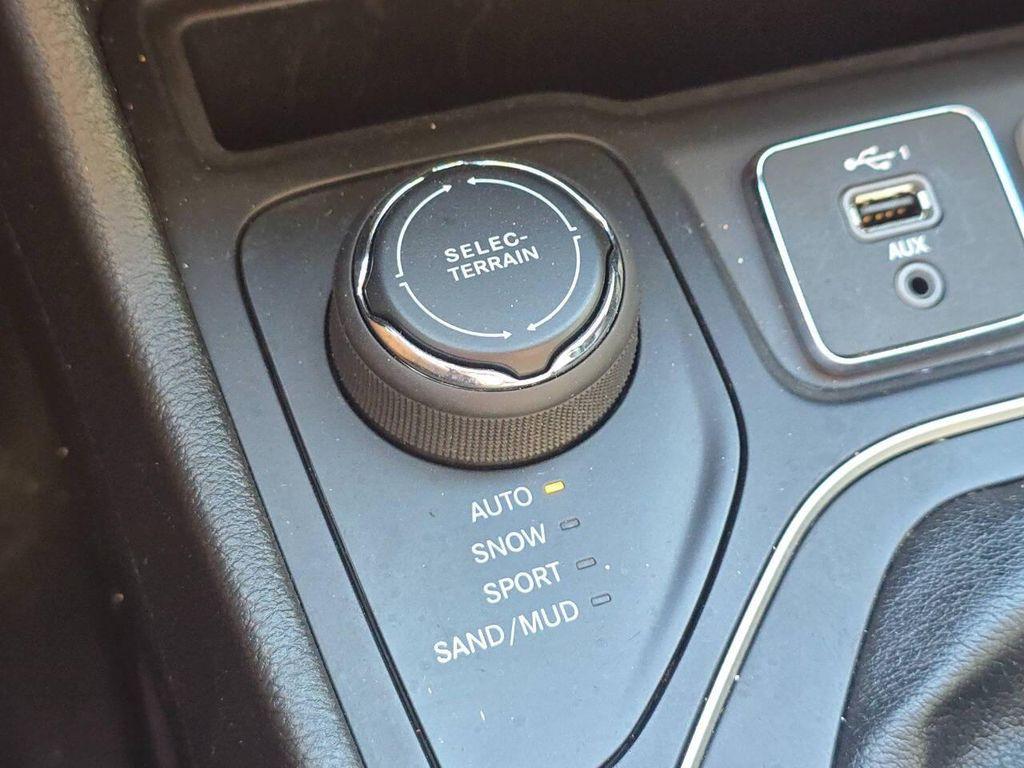 used 2019 Jeep Cherokee car, priced at $14,000