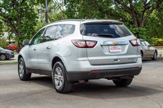 used 2015 Chevrolet Traverse car, priced at $9,000