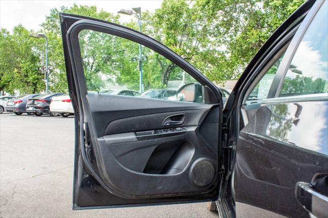 used 2014 Chevrolet Cruze car, priced at $6,000