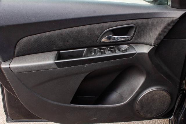 used 2014 Chevrolet Cruze car, priced at $6,000