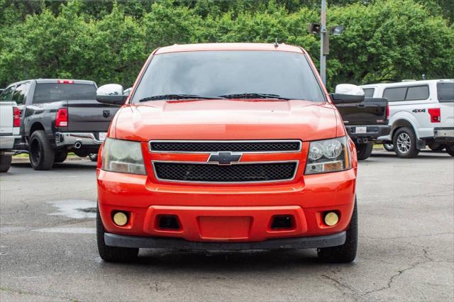 used 2009 Chevrolet Avalanche car, priced at $13,000