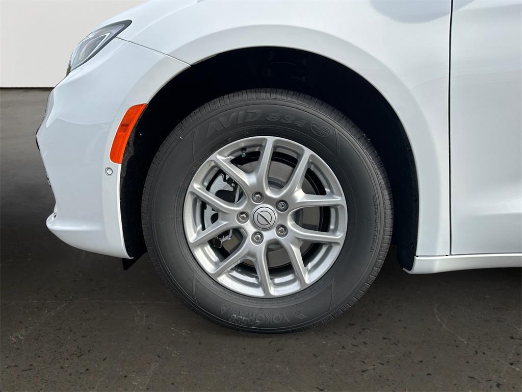 new 2026 Chrysler Pacifica car, priced at $42,016