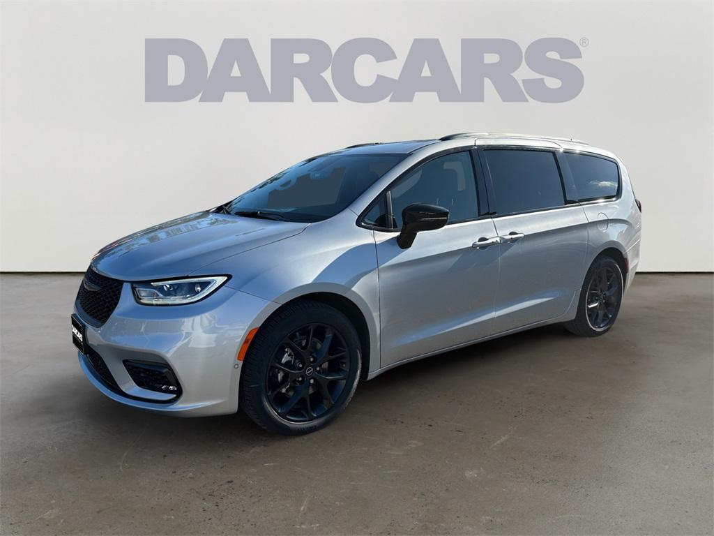 new 2026 Chrysler Pacifica car, priced at $44,482