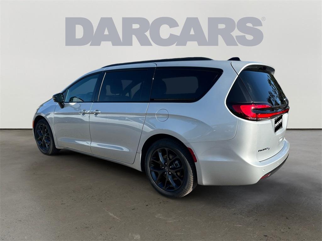 new 2026 Chrysler Pacifica car, priced at $44,482