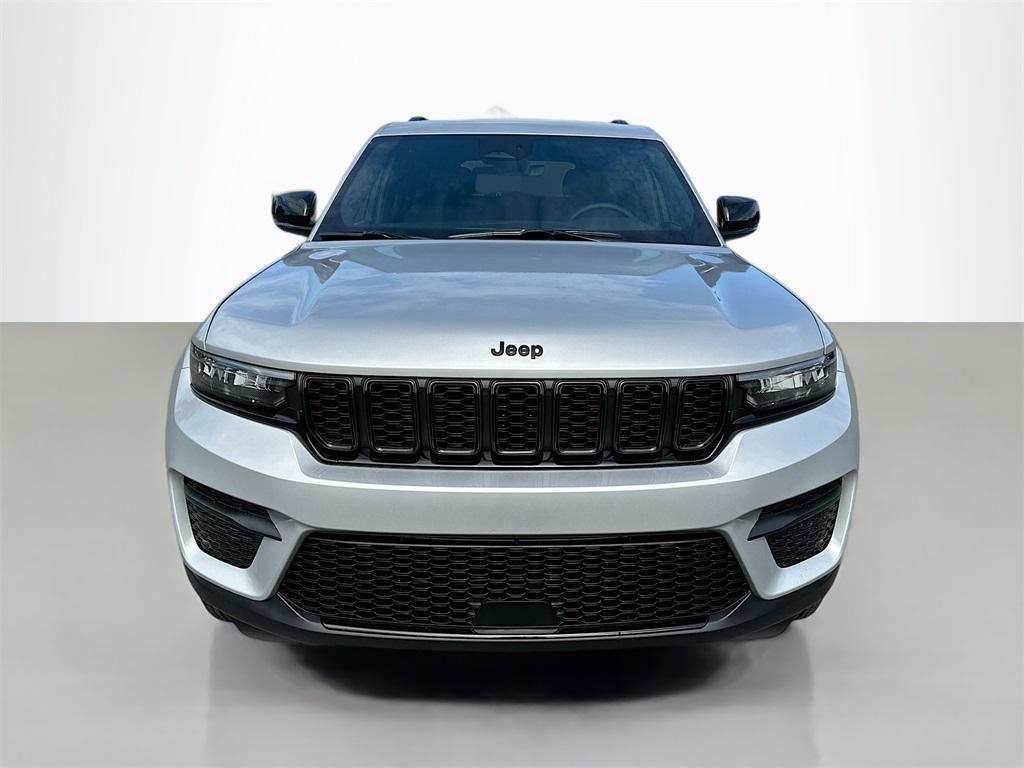 new 2025 Jeep Grand Cherokee car, priced at $38,806