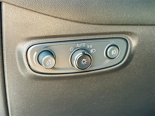 used 2021 Chevrolet Equinox car, priced at $18,995