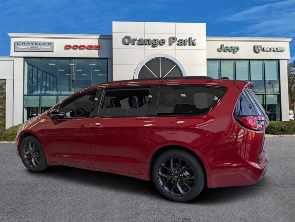 new 2024 Chrysler Pacifica car, priced at $42,139