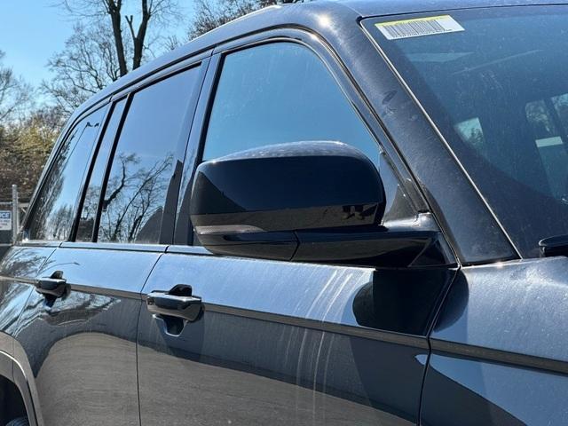 new 2025 Jeep Grand Cherokee car, priced at $42,927