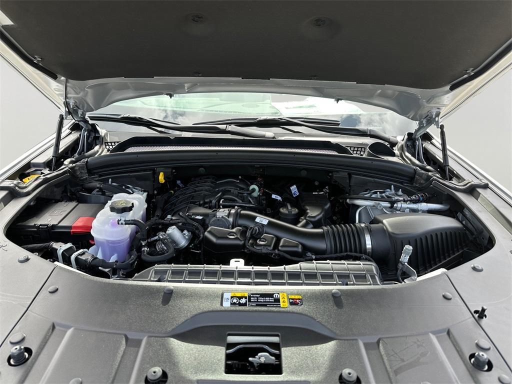 new 2025 Jeep Grand Cherokee car, priced at $38,673