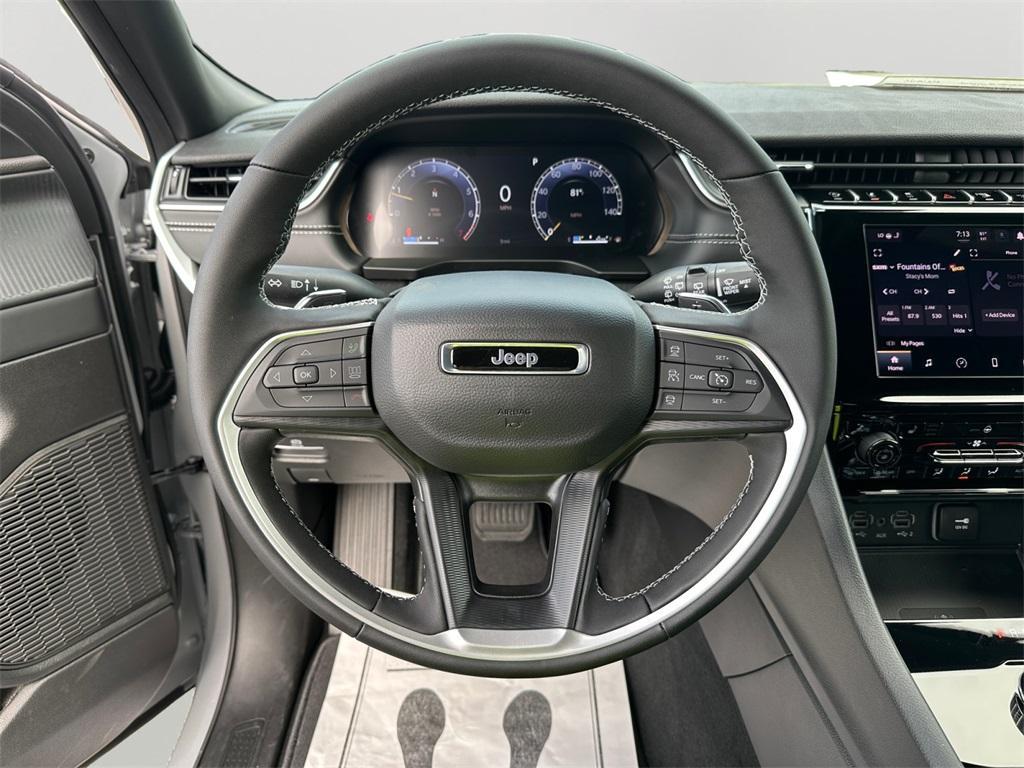new 2025 Jeep Grand Cherokee car, priced at $38,673