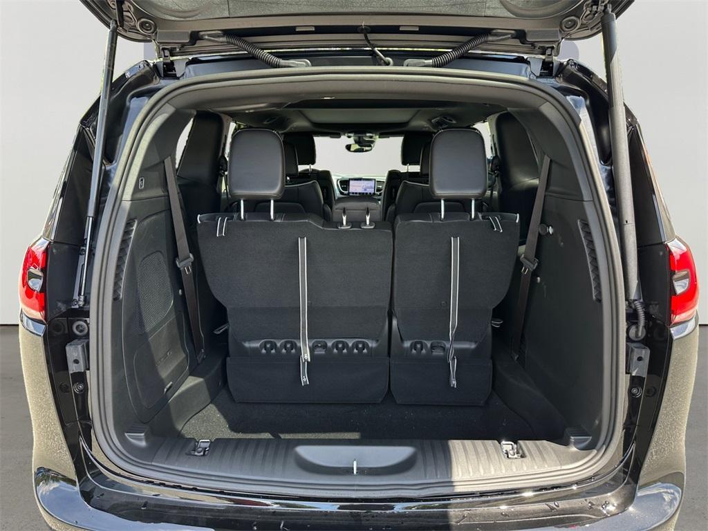 new 2026 Chrysler Pacifica car, priced at $53,626