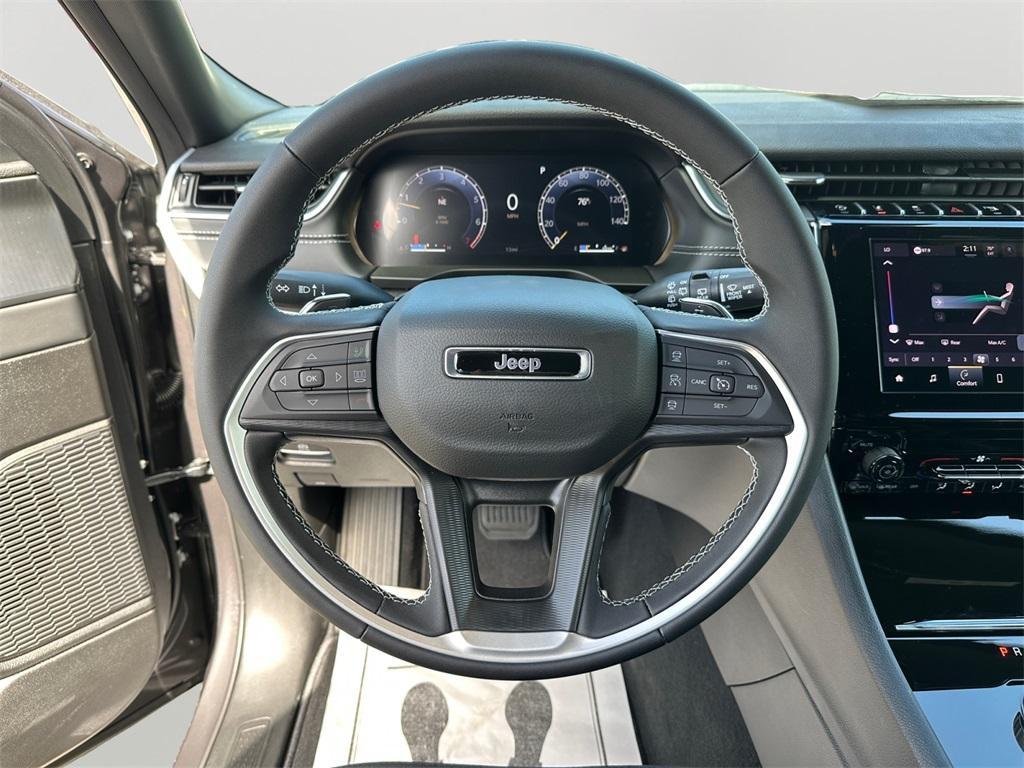 new 2025 Jeep Grand Cherokee car, priced at $38,509