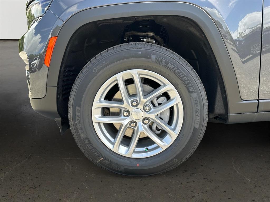 new 2025 Jeep Grand Cherokee car, priced at $38,509