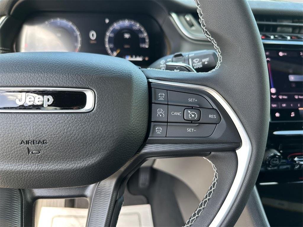 new 2025 Jeep Grand Cherokee car, priced at $38,509