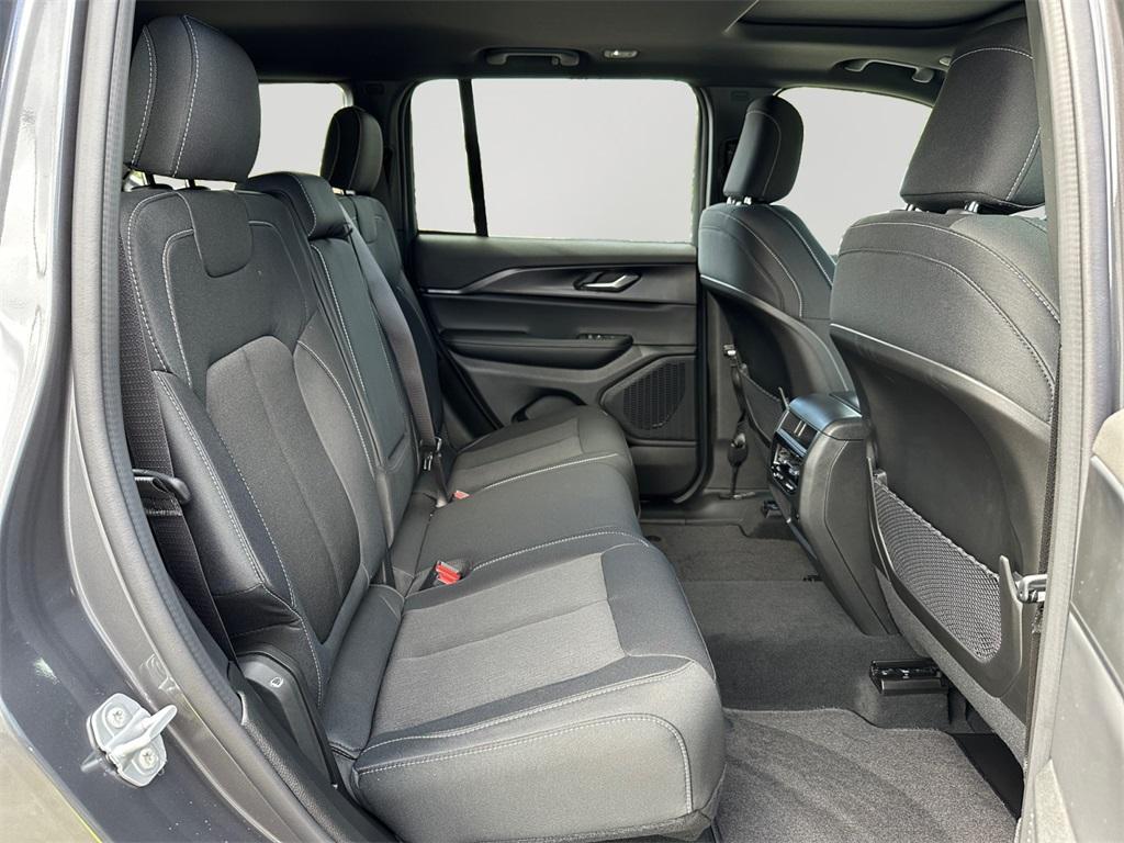 new 2025 Jeep Grand Cherokee car, priced at $38,509