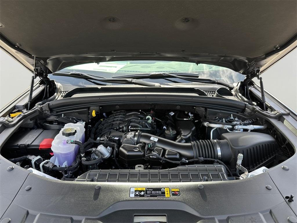 new 2025 Jeep Grand Cherokee car, priced at $38,509