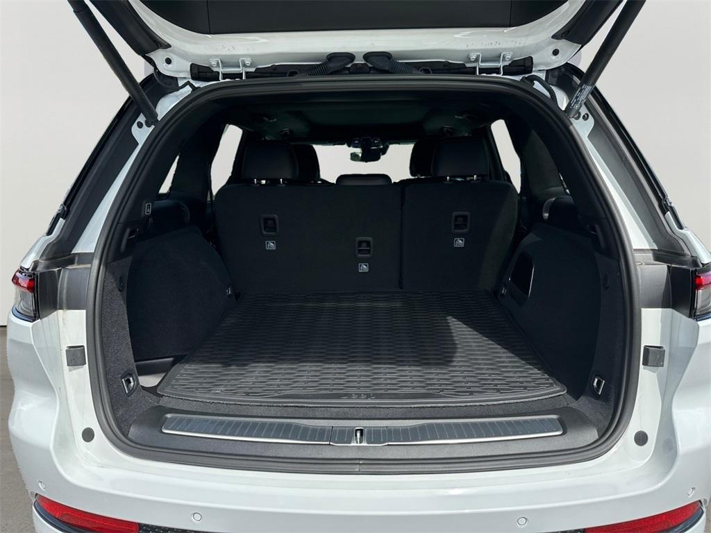 used 2025 Jeep Grand Cherokee car, priced at $59,990