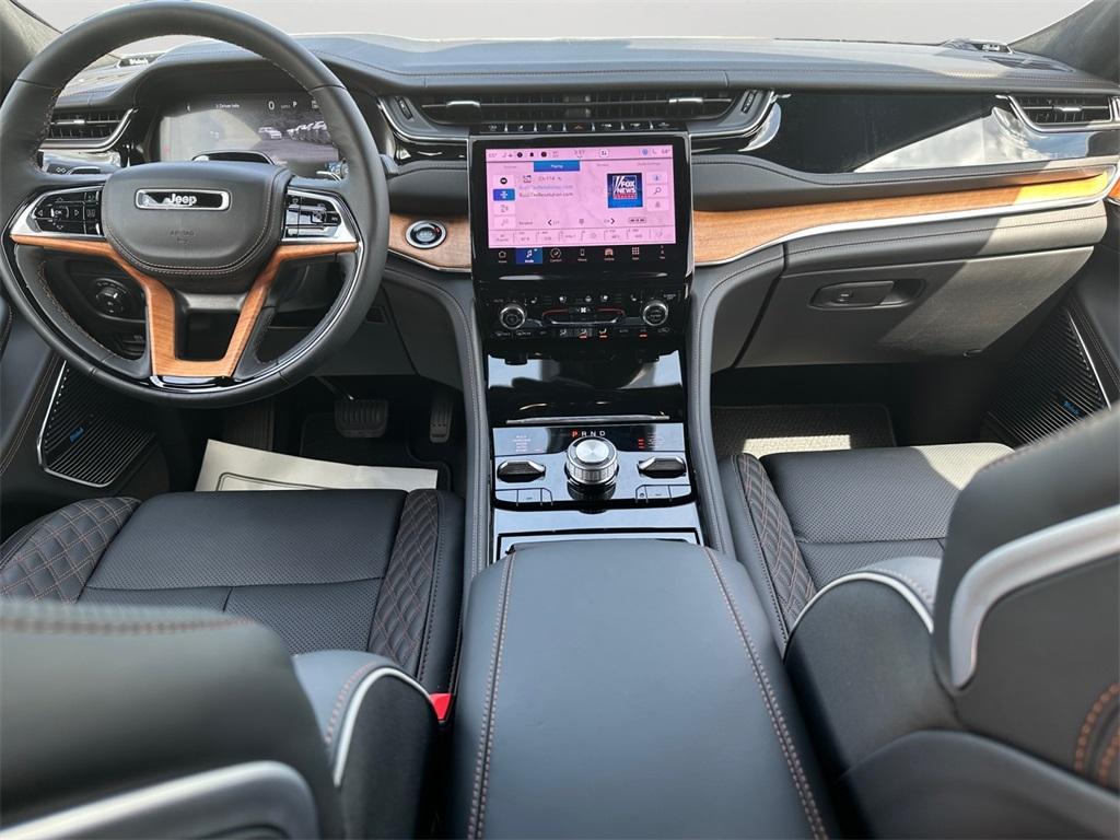 used 2025 Jeep Grand Cherokee car, priced at $59,990