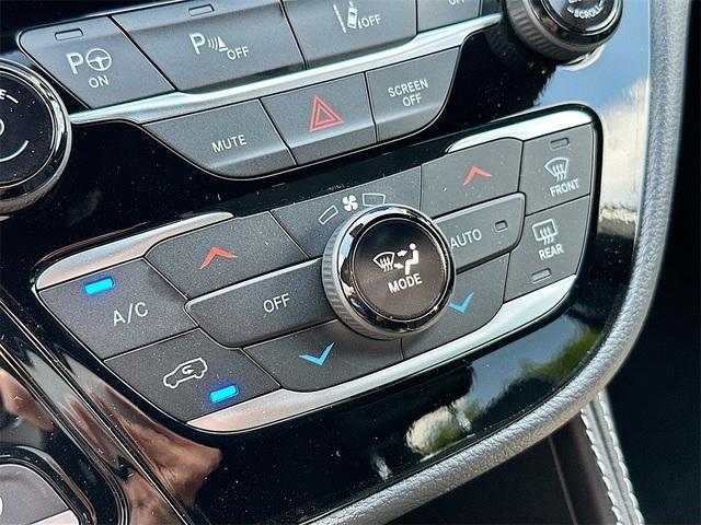 new 2025 Chrysler Pacifica Hybrid car, priced at $43,697