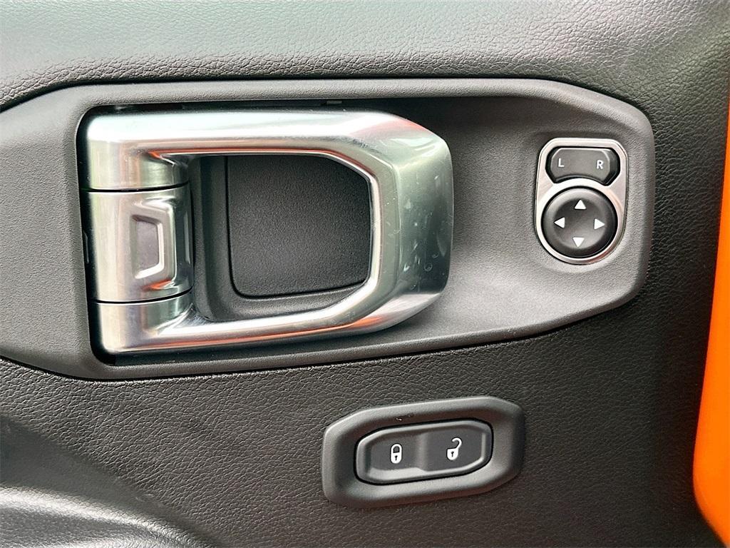 new 2025 Jeep Wrangler car, priced at $47,645