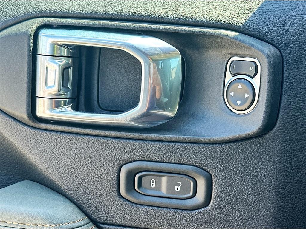 new 2025 Jeep Gladiator car, priced at $48,857