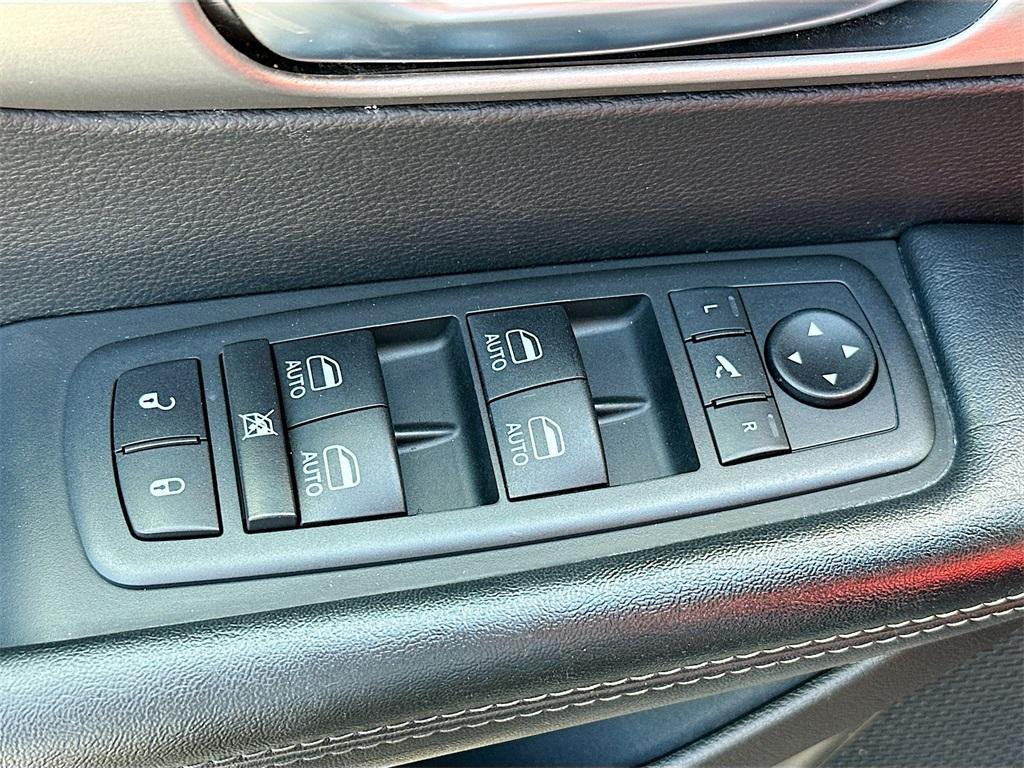 used 2020 Chrysler Pacifica car, priced at $31,000