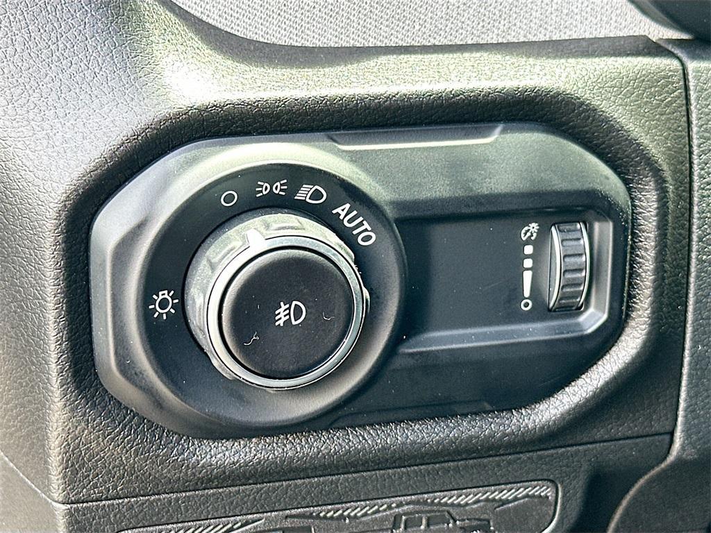 new 2025 Jeep Wrangler car, priced at $45,461