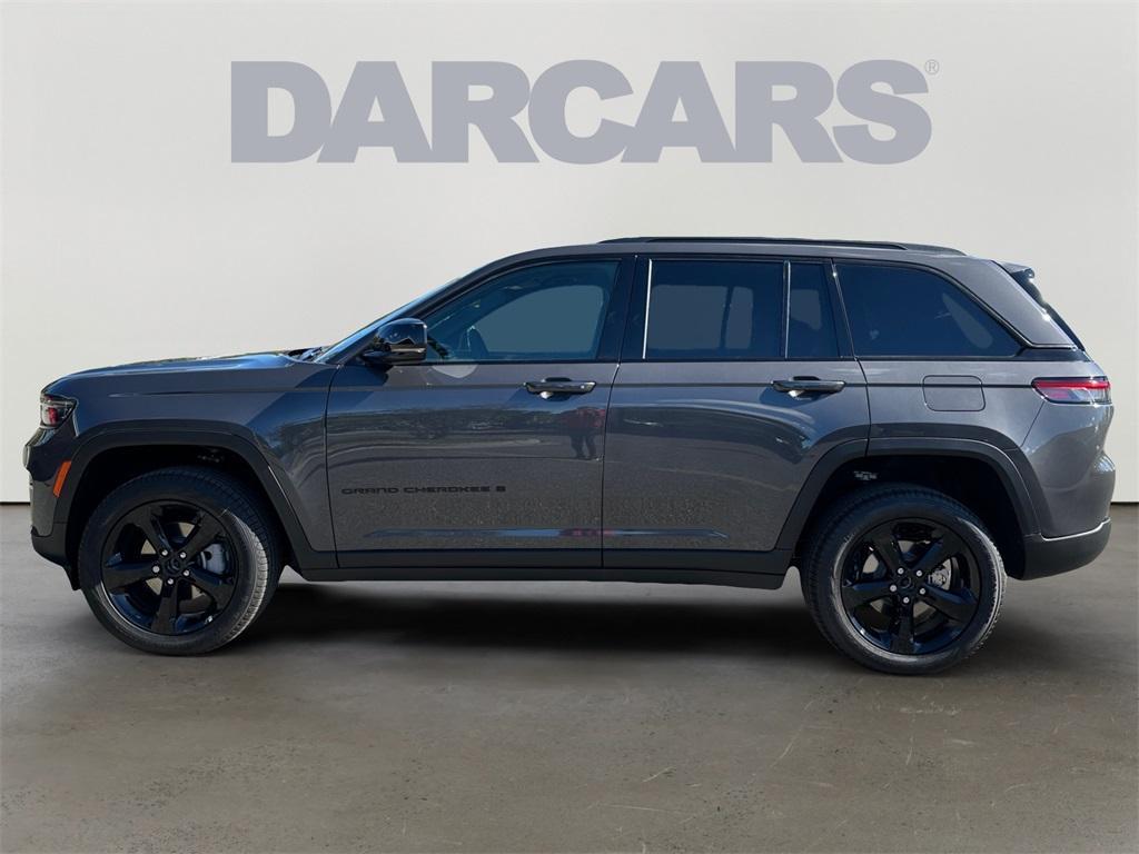 new 2025 Jeep Grand Cherokee car, priced at $39,979