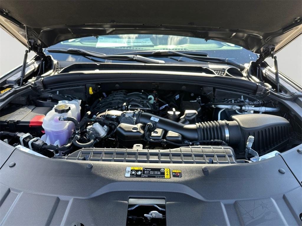 new 2025 Jeep Grand Cherokee car, priced at $39,979