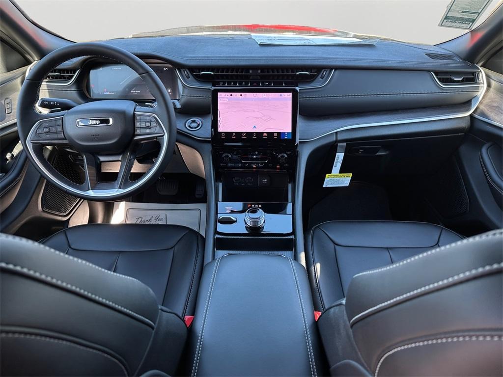 new 2025 Jeep Grand Cherokee car, priced at $39,979