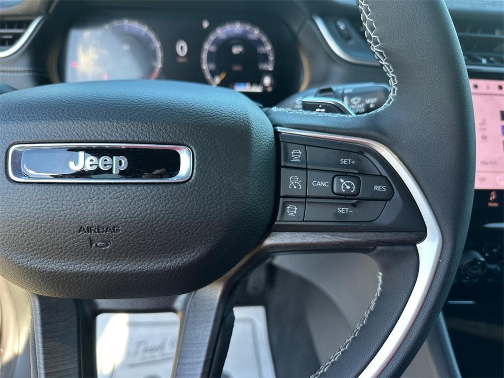 new 2025 Jeep Grand Cherokee car, priced at $39,979