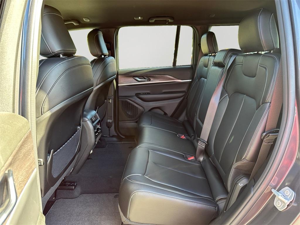 new 2025 Jeep Grand Cherokee car, priced at $39,979